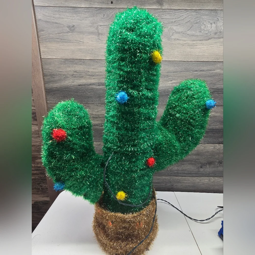 Target‎ Wondershop Lit Tinsel Cactus  Clear Mini Bulbs 32